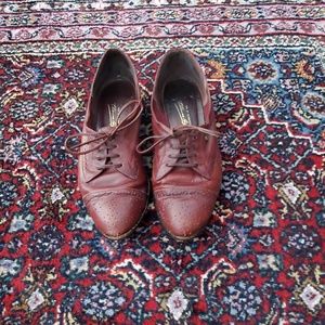 Burgundy tie all leather shoes